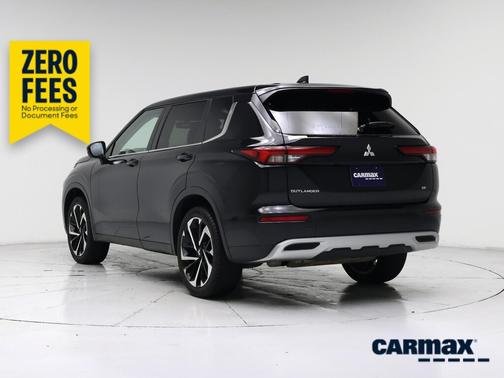 Black 2024 Mitsubishi Outlander SE