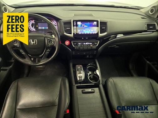 Silver 2017 Honda Pilot Elite