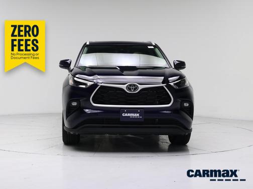 Blue 2025 Toyota Highlander XLE
