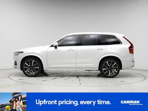 2022 Volvo XC90 T6 Momentum