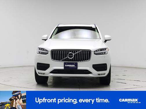 2022 Volvo XC90 T6 Momentum