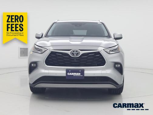 Silver 2022 Toyota Highlander Platinum