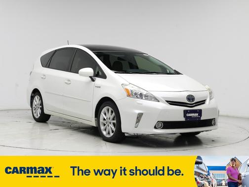 2014 Toyota Prius v Five