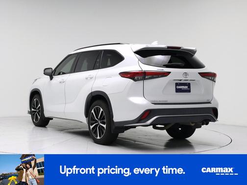 White 2022 Toyota Highlander XSE