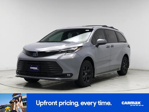 2025 Toyota Sienna Woodland Edition