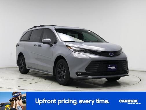 2025 Toyota Sienna Woodland Edition