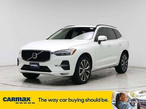 2022 Volvo XC60 B5 Momentum