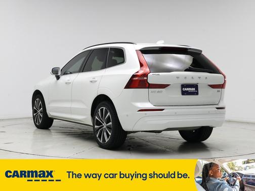2022 Volvo XC60 B5 Momentum