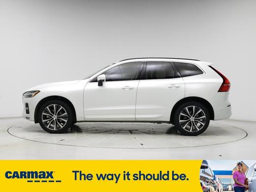 2022 Volvo XC60 B5 Momentum