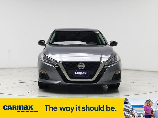 2022 Nissan Altima SR