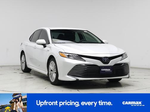 2020 Toyota Camry Hybrid XLE