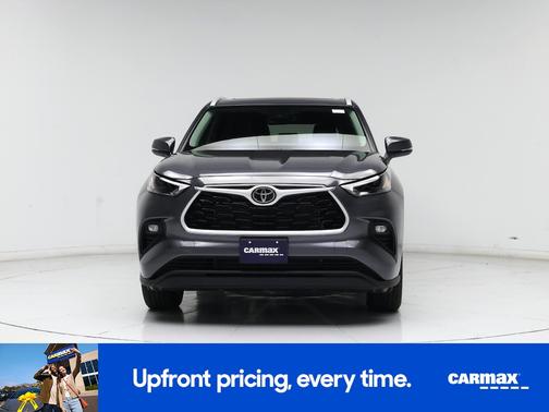Gray 2024 Toyota Highlander XLE