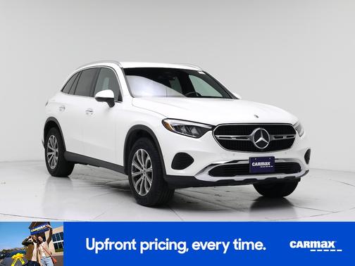 White 2024 Mercedes-Benz GLC 300