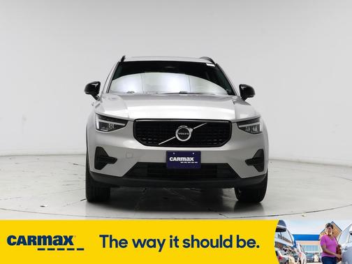 2024 Volvo XC40 B5 Core Bright Theme