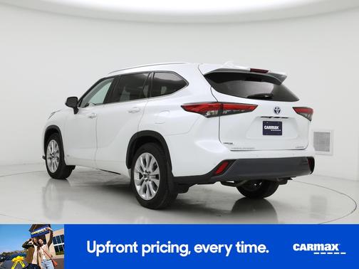 White 2022 Toyota Highlander Hybrid Limited