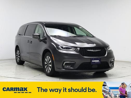 2022 Chrysler Pacifica Hybrid Touring L
