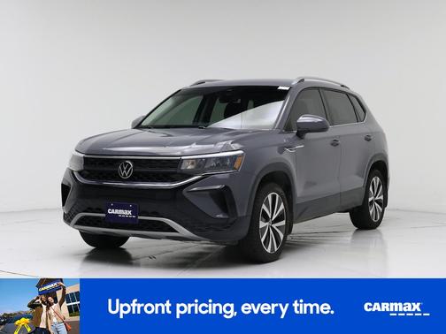 Gray 2024 Volkswagen Taos SE
