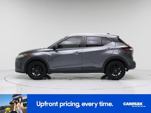 Gray 2022 Nissan Kicks SV