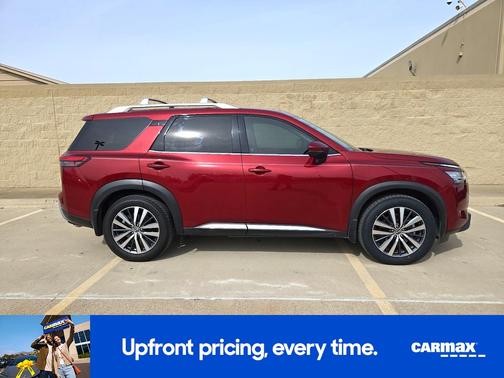 2022 Nissan Pathfinder Platinum