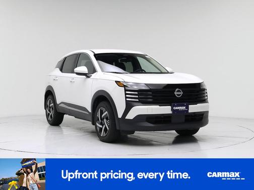 White 2025 Nissan Kicks SV