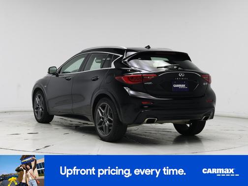 2017 INFINITI QX30 Premium