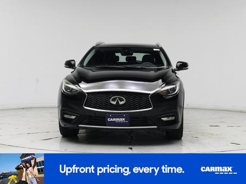 2017 INFINITI QX30 Premium