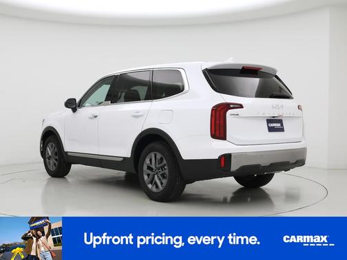 White 2025 Kia Telluride LX
