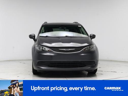 2020 Chrysler Voyager LX