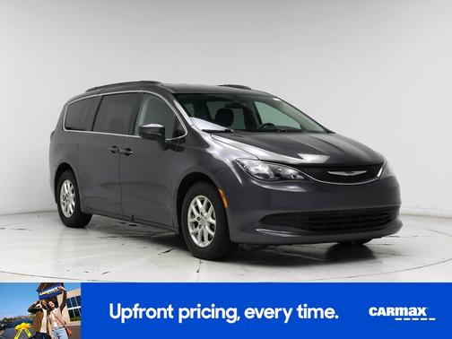 2020 Chrysler Voyager LX