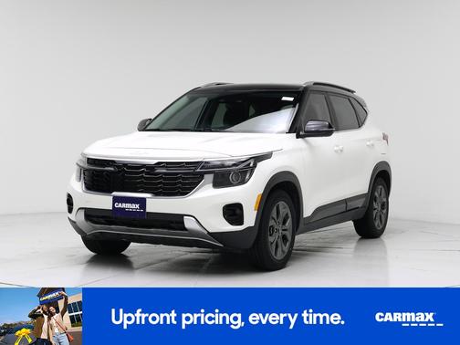 White 2024 Kia Seltos S