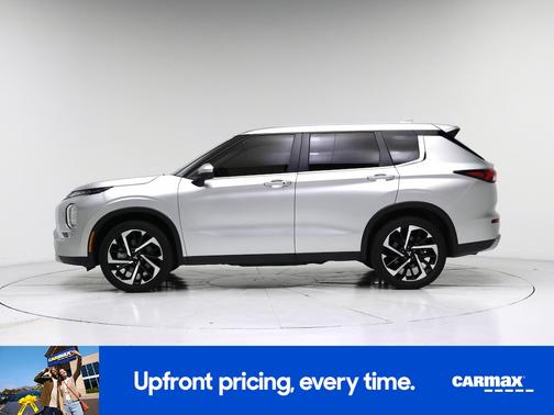 Silver 2024 Mitsubishi Outlander SE