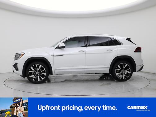 White 2024 Volkswagen Atlas Cross Sport SEL Premium R-Line