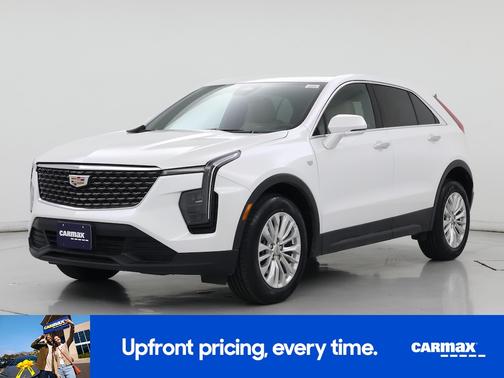White 2024 Cadillac XT4 Luxury