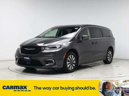 2022 Chrysler Pacifica Hybrid Touring L