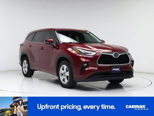 Red 2022 Toyota Highlander Hybrid LE