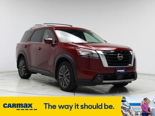 2022 Nissan Pathfinder SL