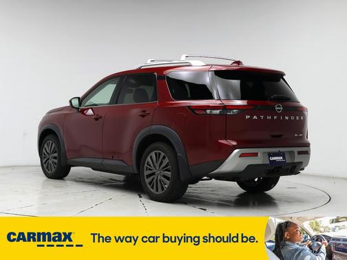 2022 Nissan Pathfinder SL