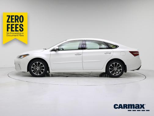White 2016 Toyota Avalon XLE
