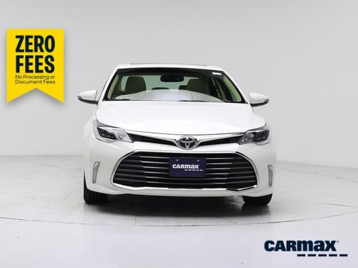 White 2016 Toyota Avalon XLE
