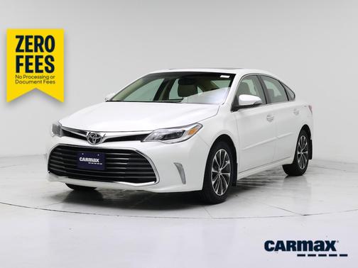 White 2016 Toyota Avalon XLE