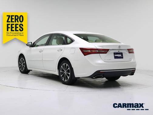 White 2016 Toyota Avalon XLE