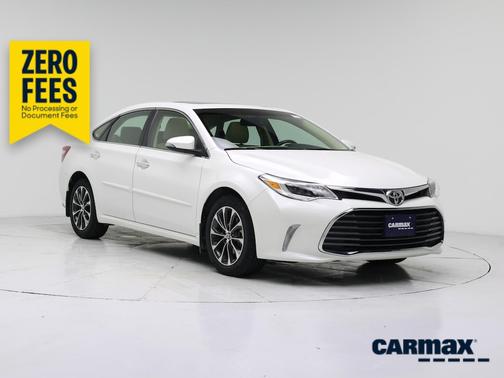 White 2016 Toyota Avalon XLE