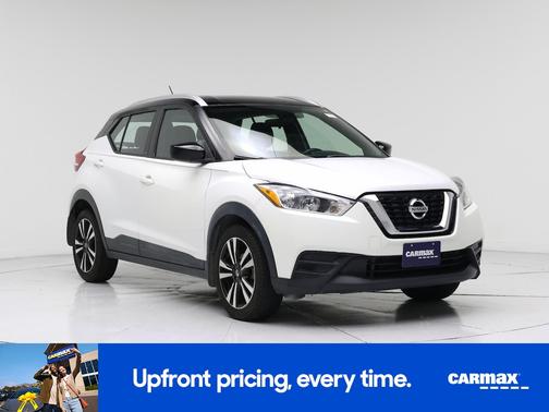 White 2018 Nissan Kicks SR