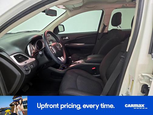 White 2018 Dodge Journey SE