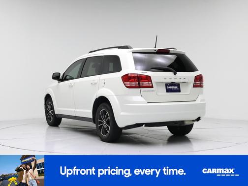 White 2018 Dodge Journey SE