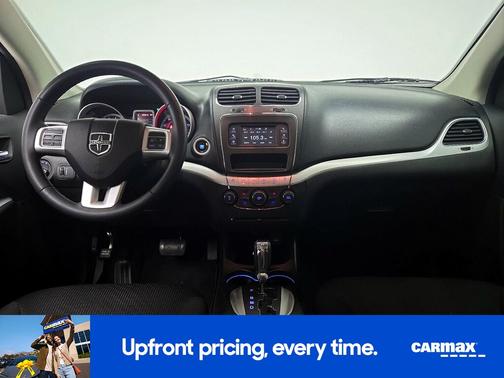 White 2018 Dodge Journey SE