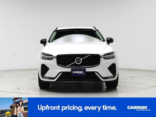 2024 Volvo XC60 B5 Core Dark Theme