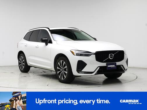 2024 Volvo XC60 B5 Core Dark Theme