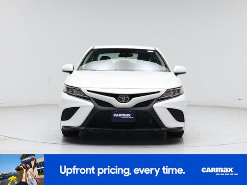 White 2020 Toyota Camry SE