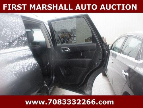 2019 Nissan Pathfinder S